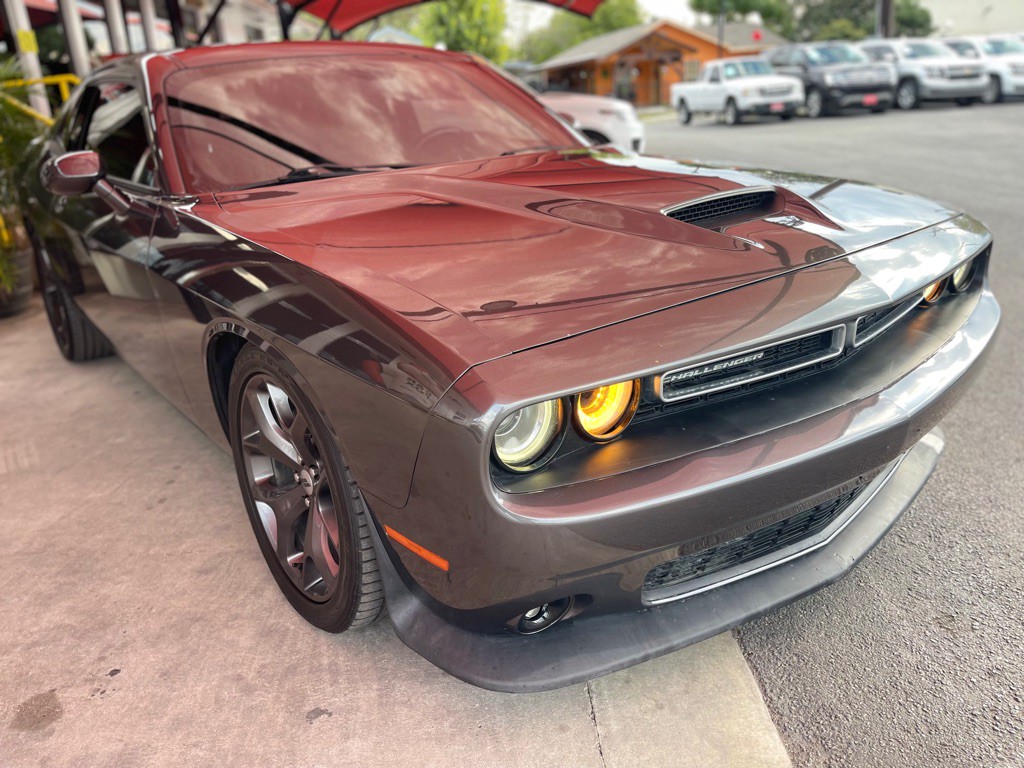 2019 Dodge Challenger Image 1