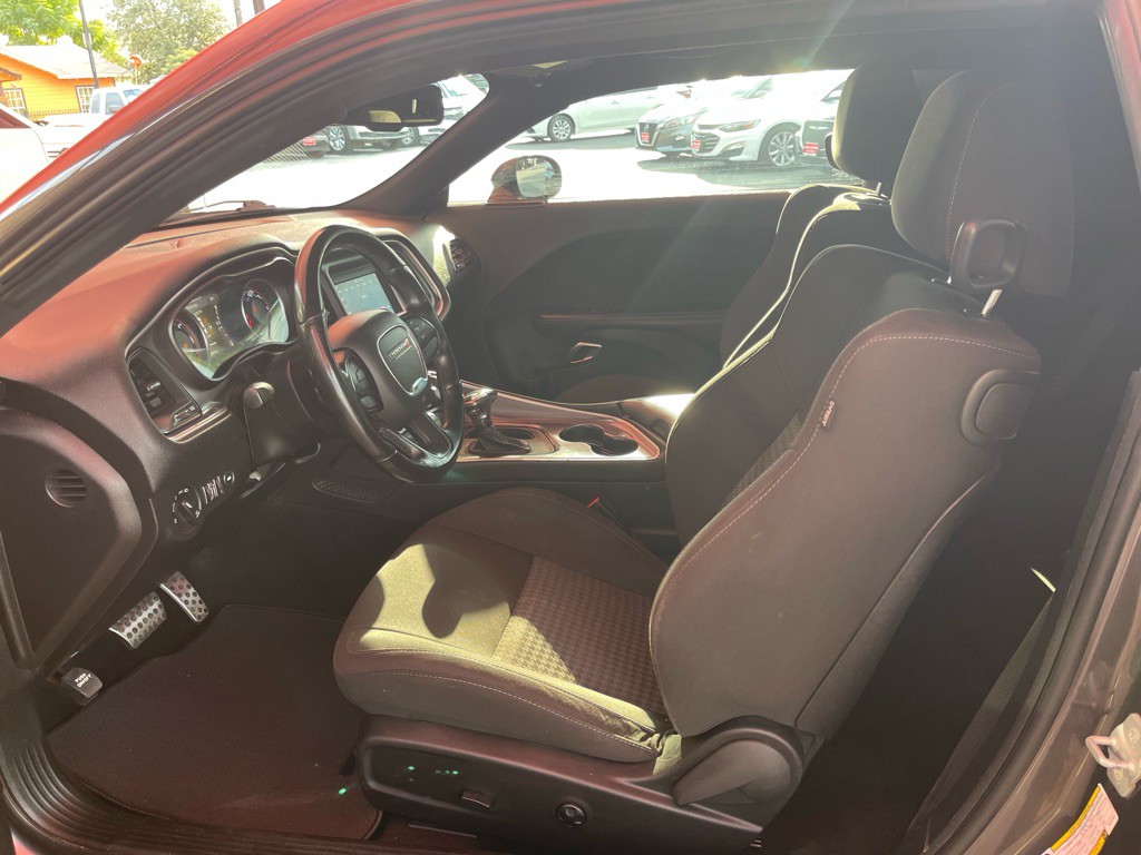 2019 Dodge Challenger Image 5