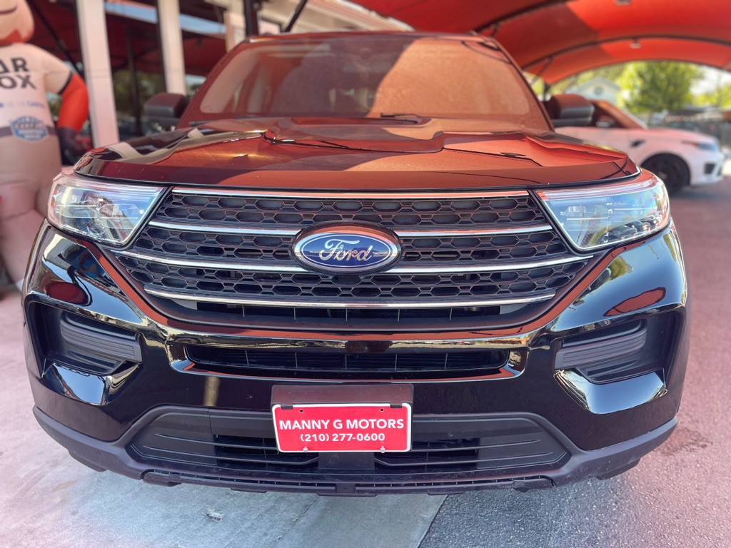 2022 Ford Explorer Image 2