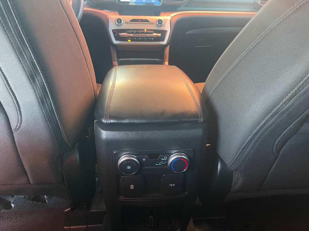 2022 Ford Explorer Image 9