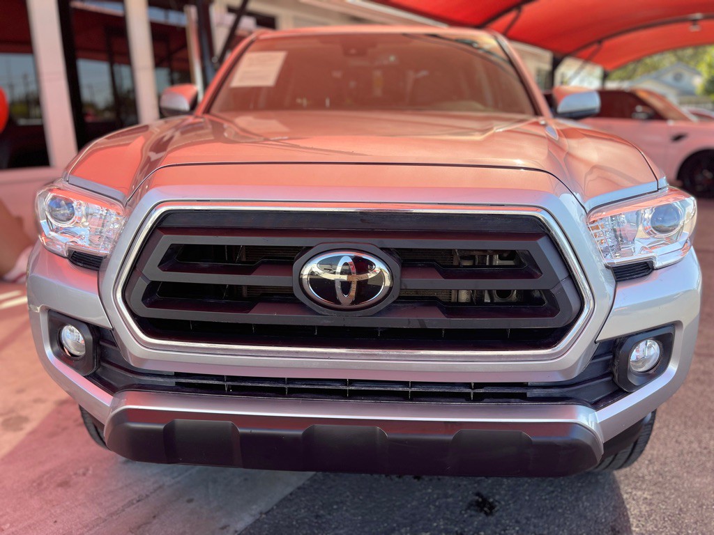 2023 Toyota Tacoma Image 2