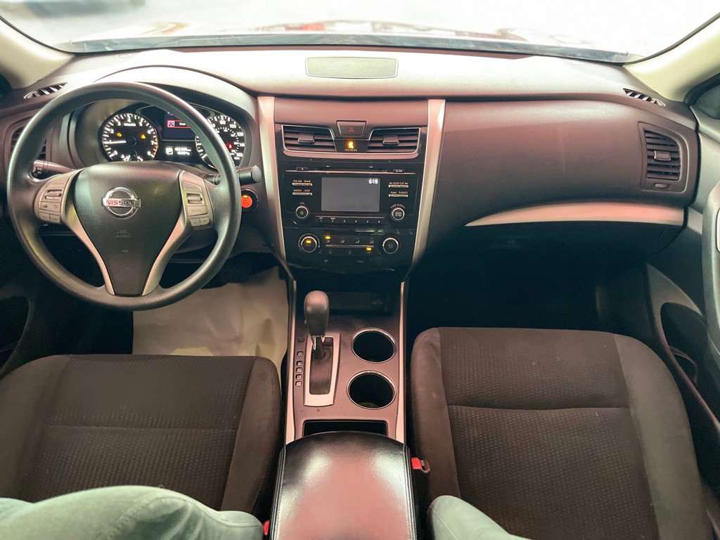 2015 Nissan Altima Image 9