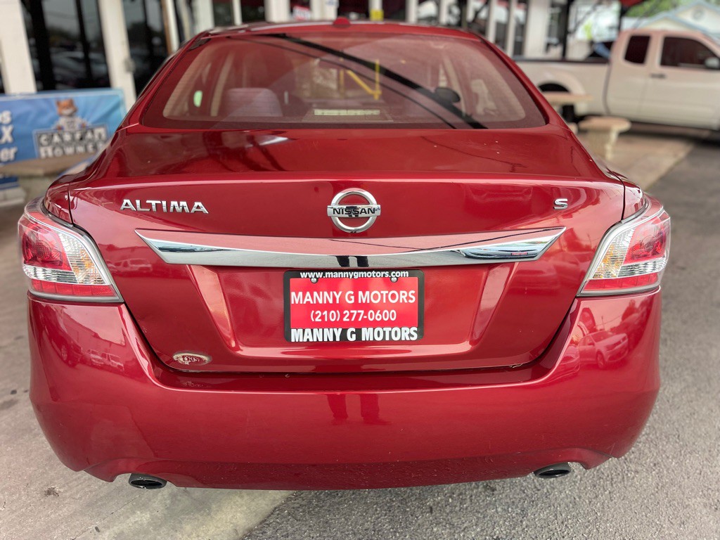 2015 Nissan Altima Image 12