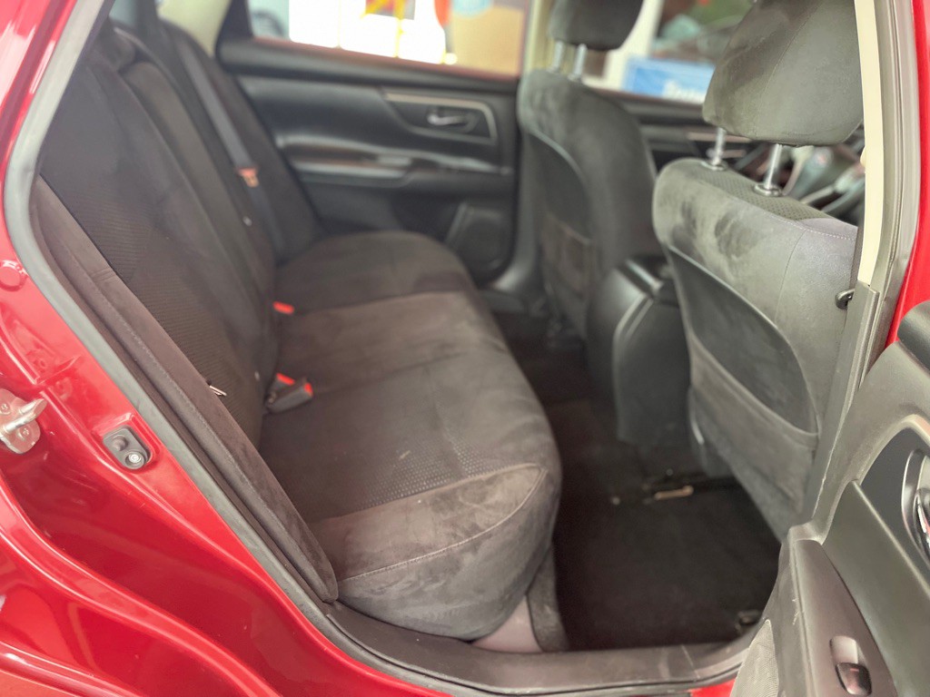 2015 Nissan Altima Image 14