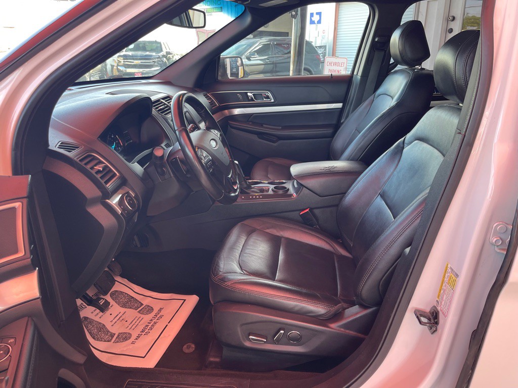 2016 Ford Explorer Image 6