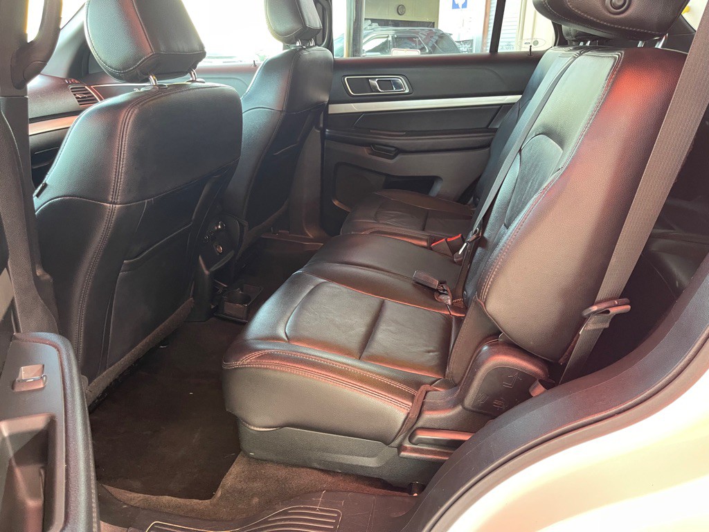2016 Ford Explorer Image 7