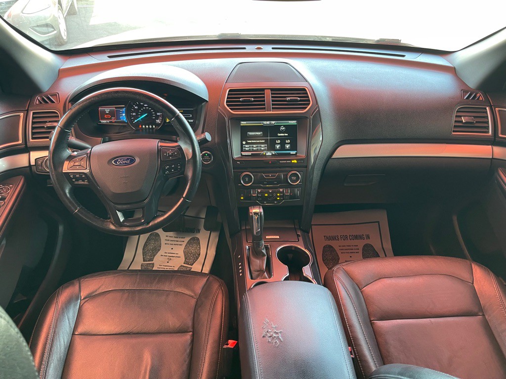 2016 Ford Explorer Image 8