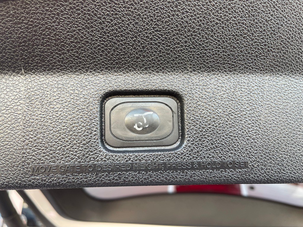 2016 Ford Explorer Image 16