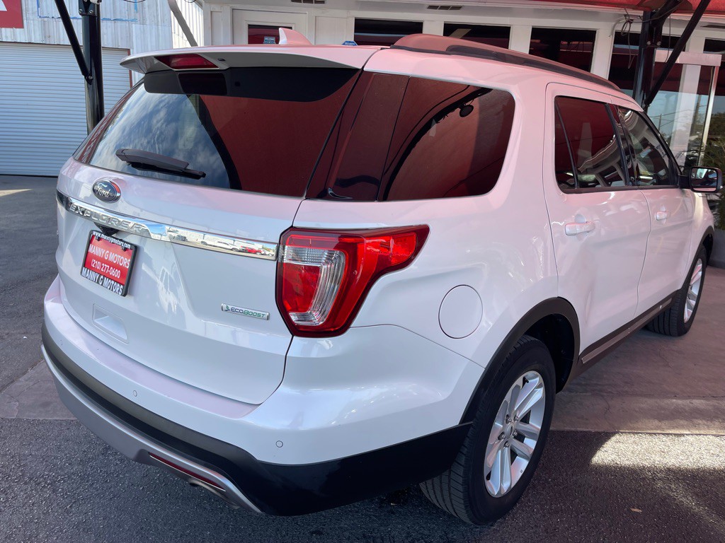 2016 Ford Explorer Image 17