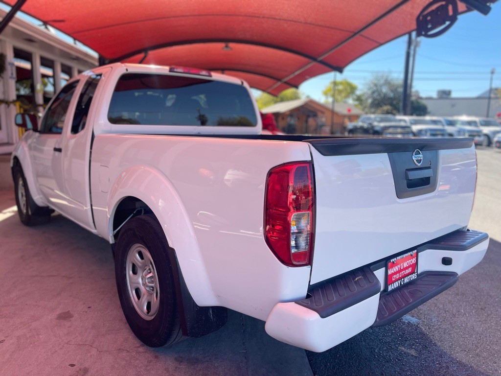 2021 Nissan Frontier Image 13