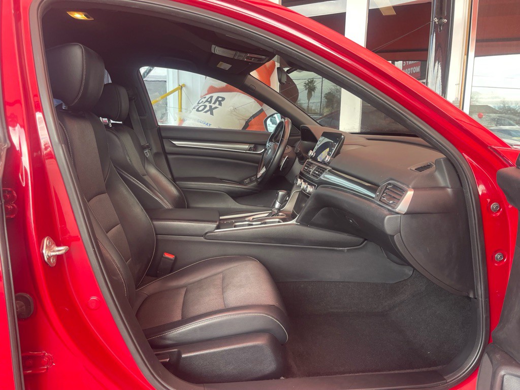 2018 Honda Accord Image 14