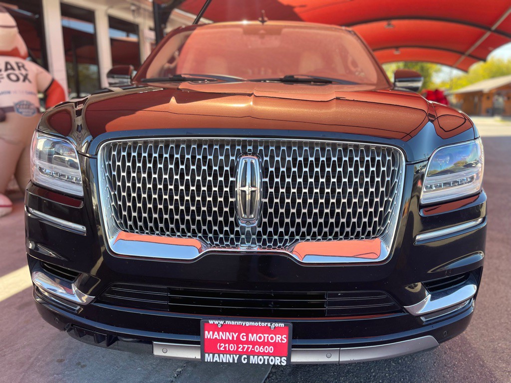 2019 Lincoln Navigator Image 3