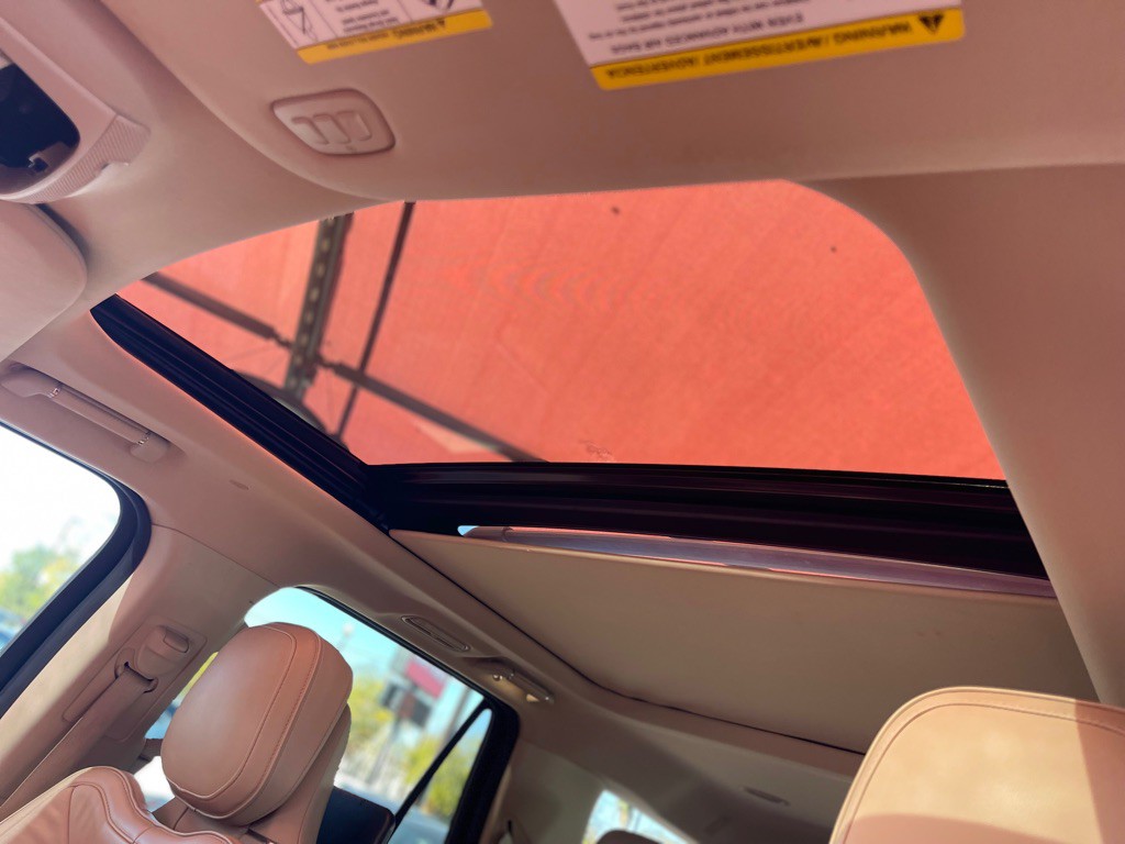 2019 Lincoln Navigator Image 8