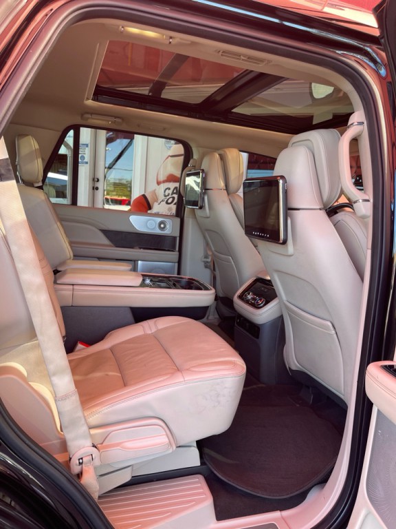 2019 Lincoln Navigator Image 23