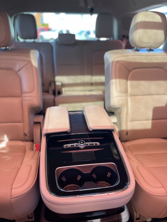 2019 Lincoln Navigator Image 27
