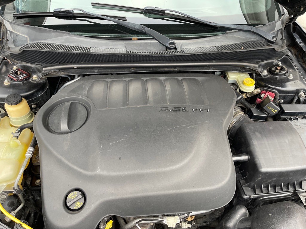 2011 Dodge Avenger Image 3