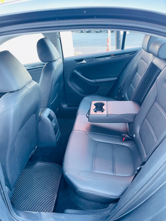 2017 Volkswagen Jetta Image 10