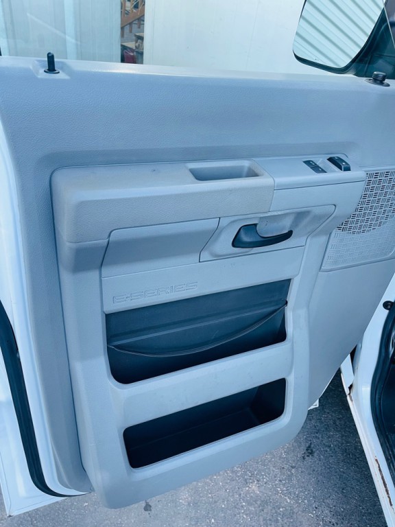2014 Ford Econoline Image 6