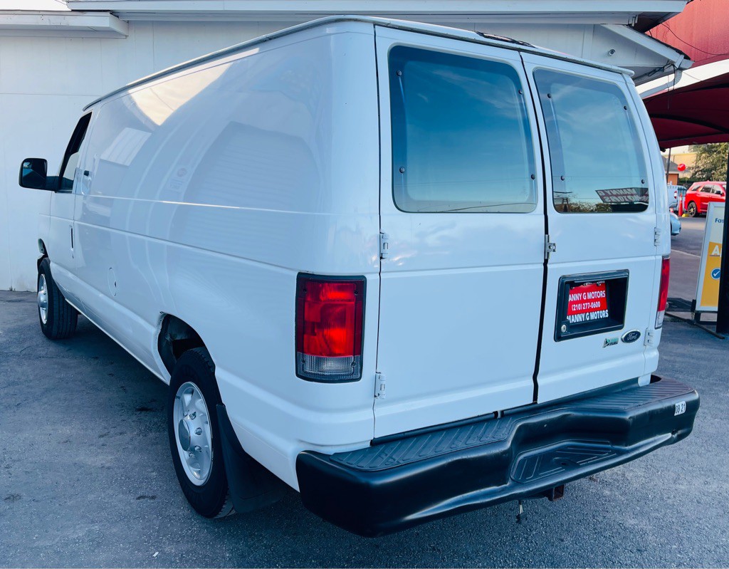 2014 Ford Econoline Image 9