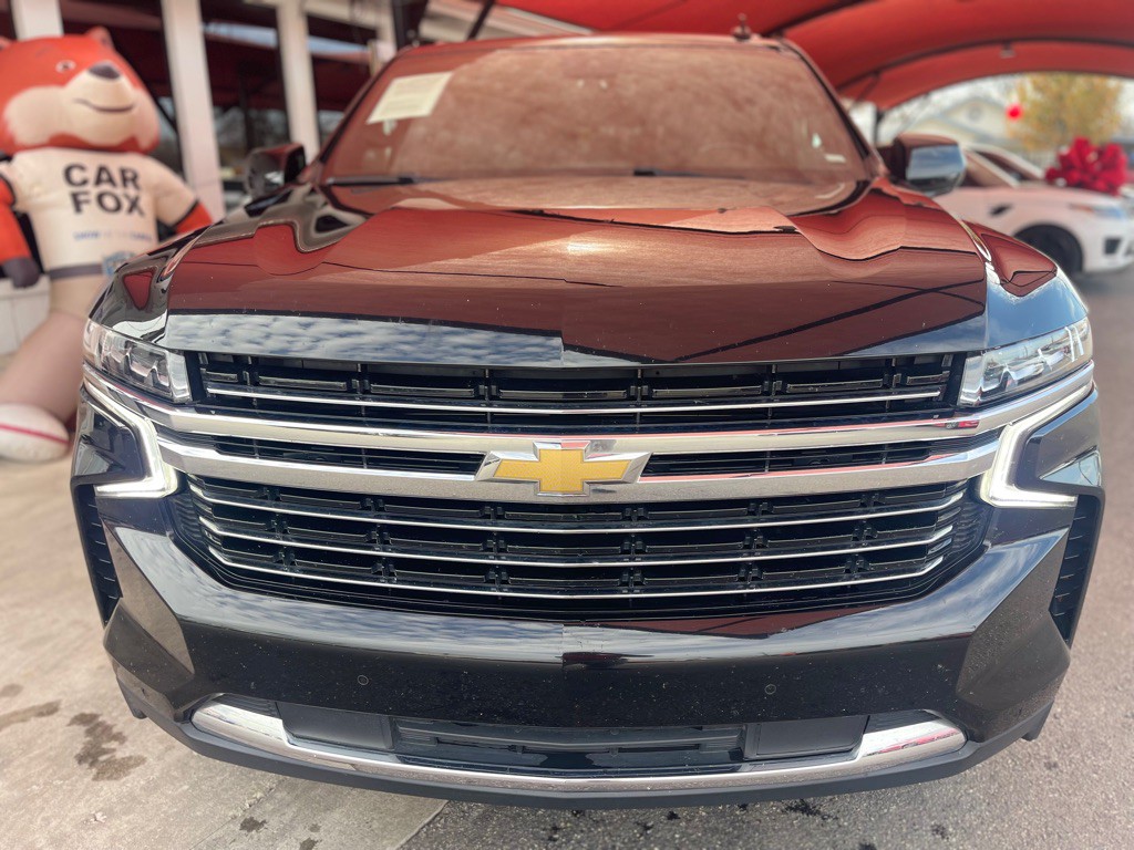 2023 Chevrolet Suburban Image 2