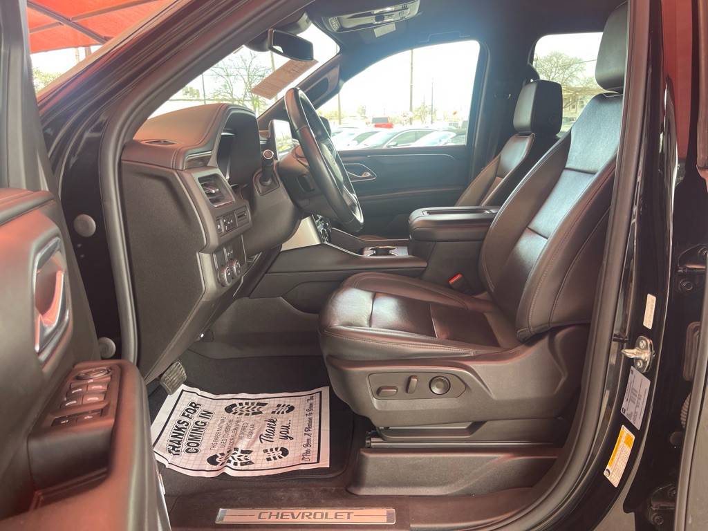 2023 Chevrolet Suburban Image 4