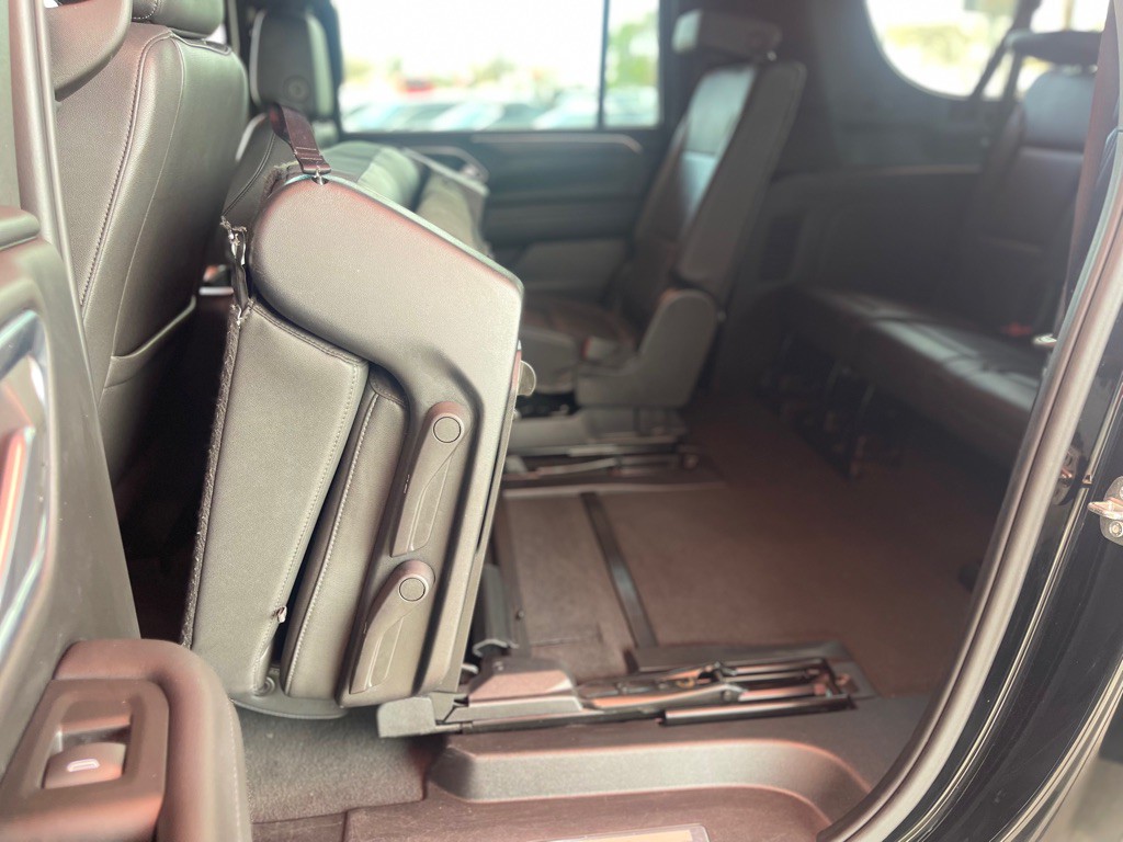 2023 Chevrolet Suburban Image 10