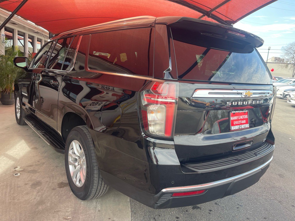 2023 Chevrolet Suburban Image 16