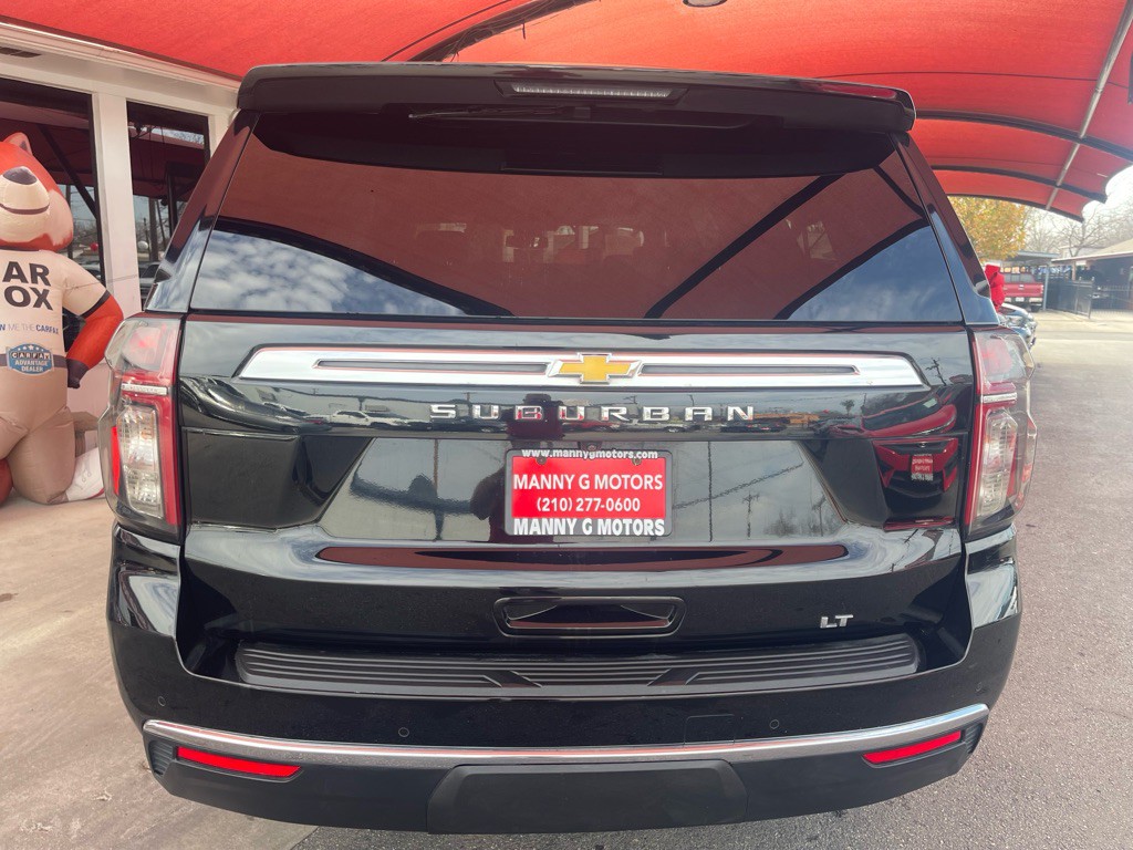 2023 Chevrolet Suburban Image 17