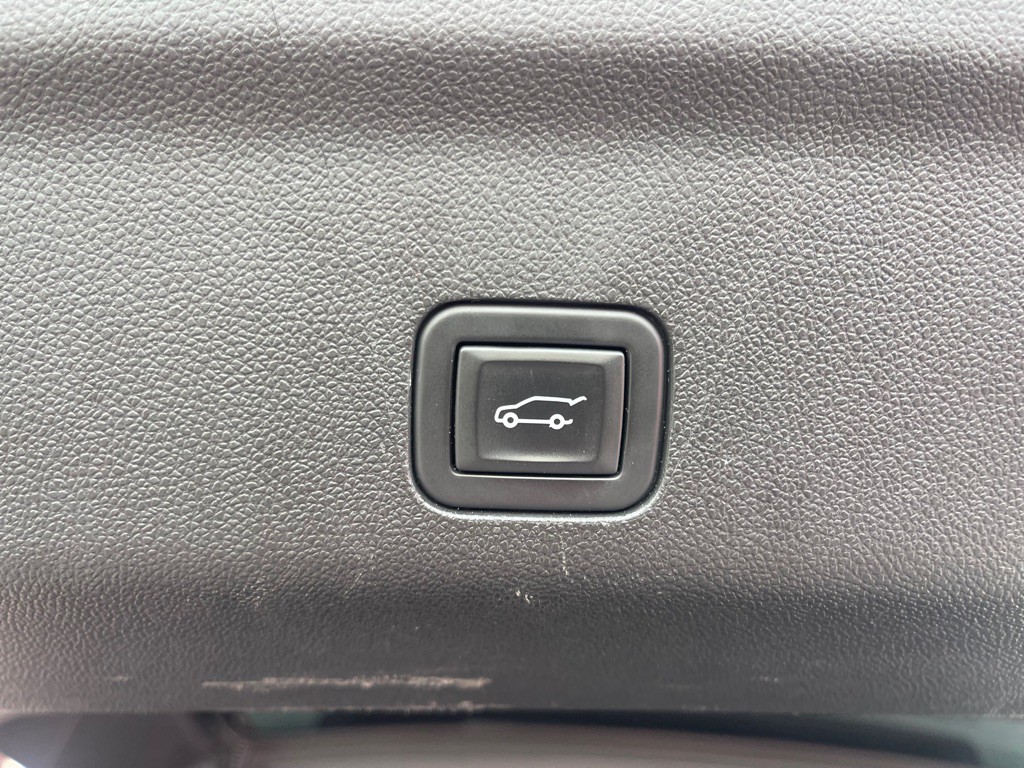 2023 Chevrolet Suburban Image 19