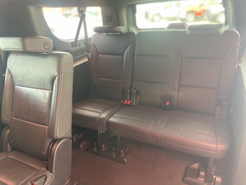 2023 Chevrolet Suburban Image 12