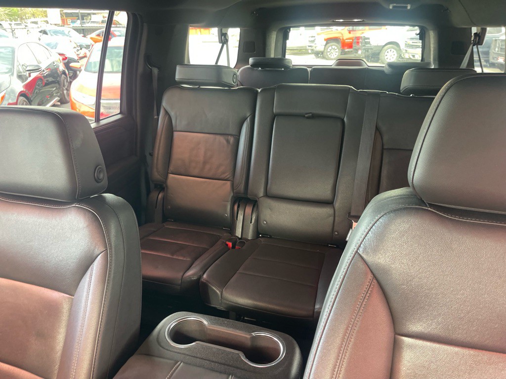 2023 Chevrolet Suburban Image 13