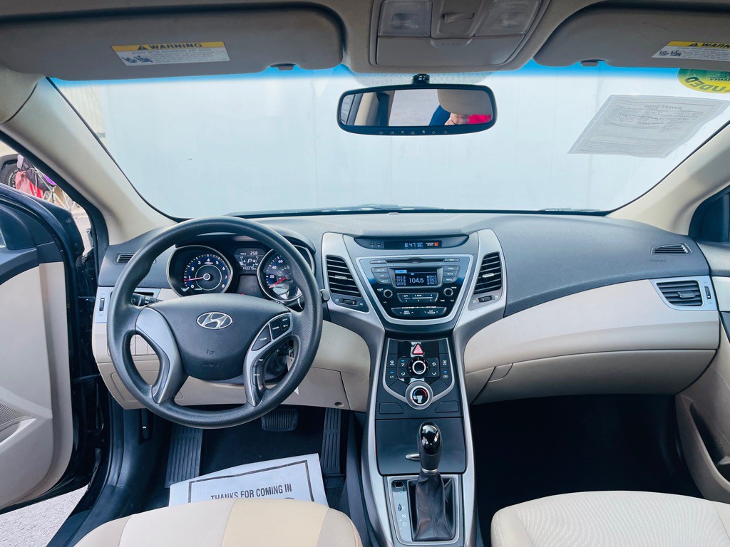 2016 Hyundai Elantra Image 4
