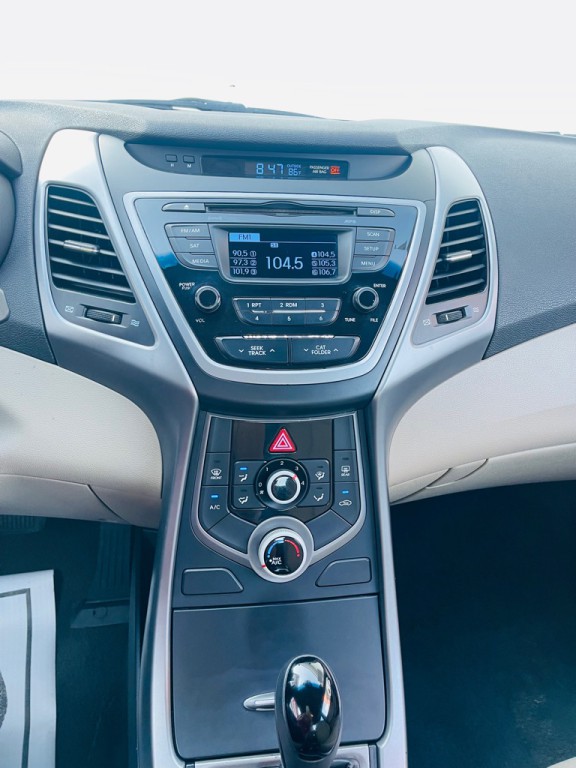 2016 Hyundai Elantra Image 6