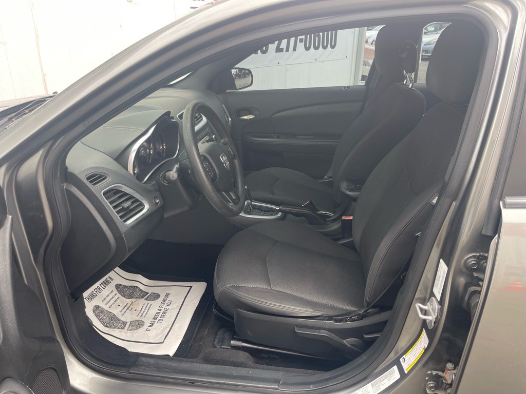 2013 Dodge Avenger Image 5