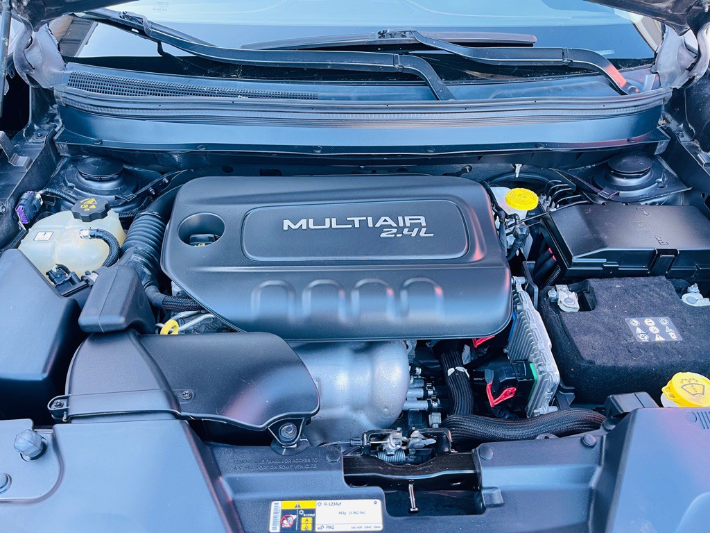 2018 Jeep Cherokee Image 2