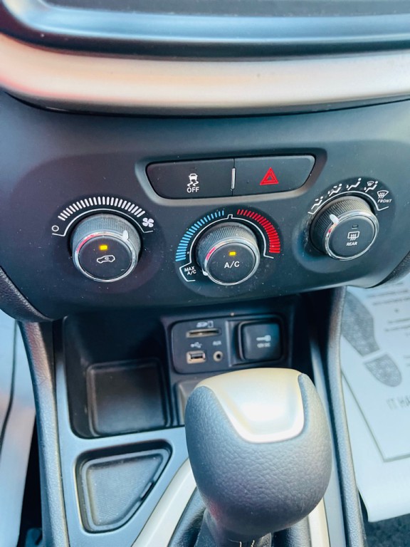 2018 Jeep Cherokee Image 7