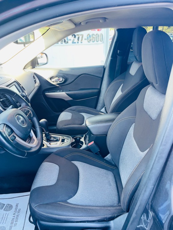 2018 Jeep Cherokee Image 10