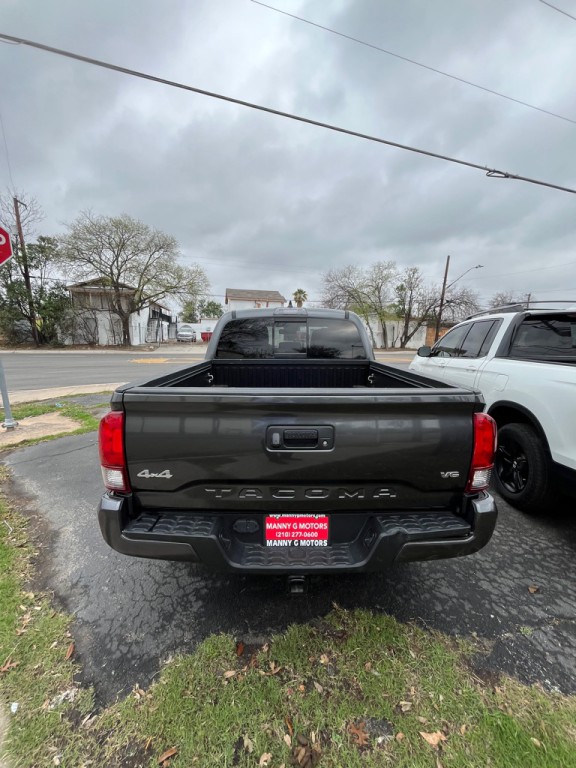 2020 Toyota Tacoma Image 9
