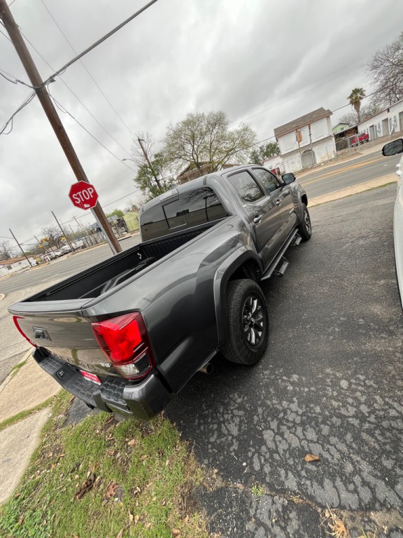 2020 Toyota Tacoma Image 10