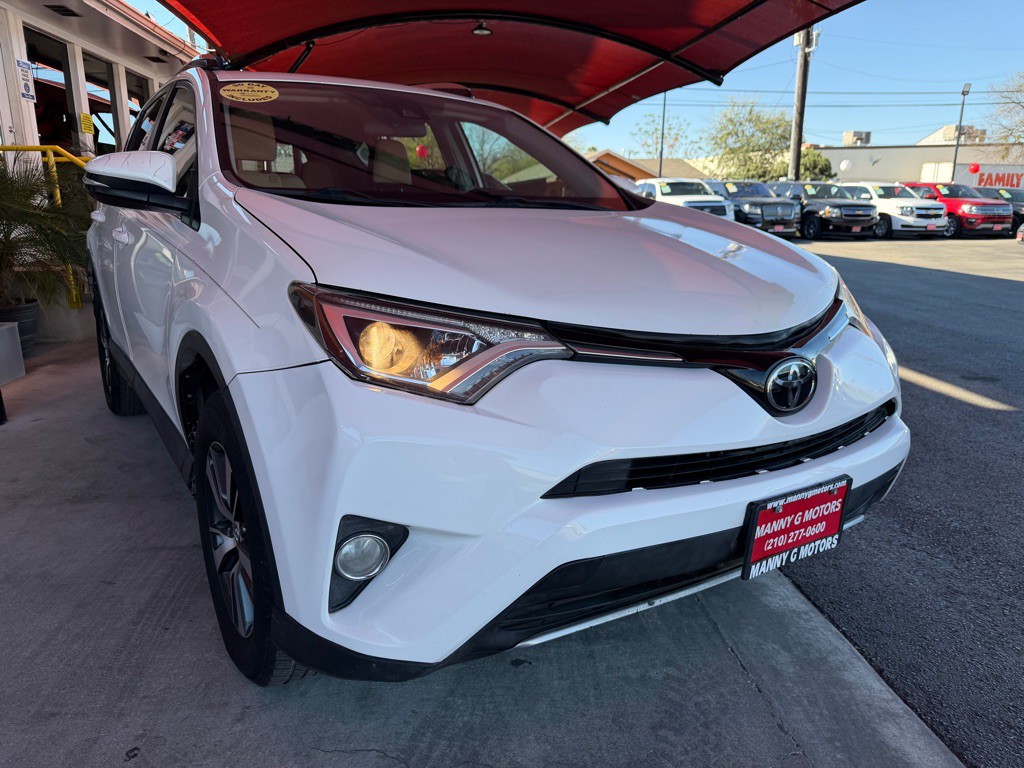 2017 Toyota Rav4 Image 1