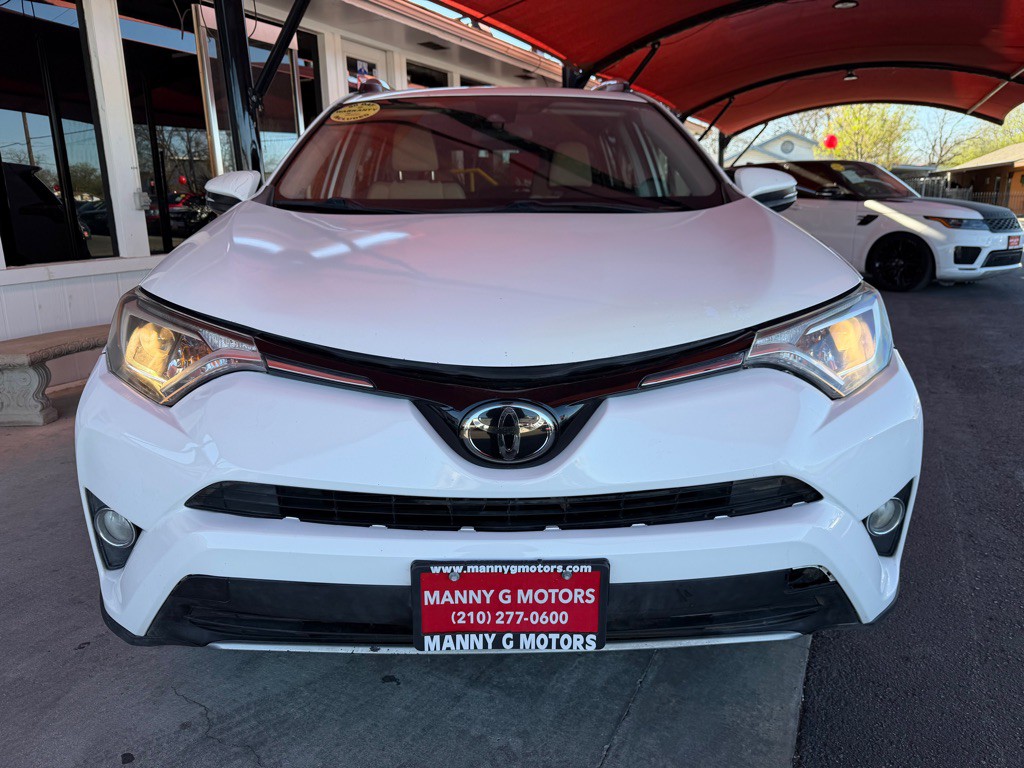 2017 Toyota Rav4 Image 2