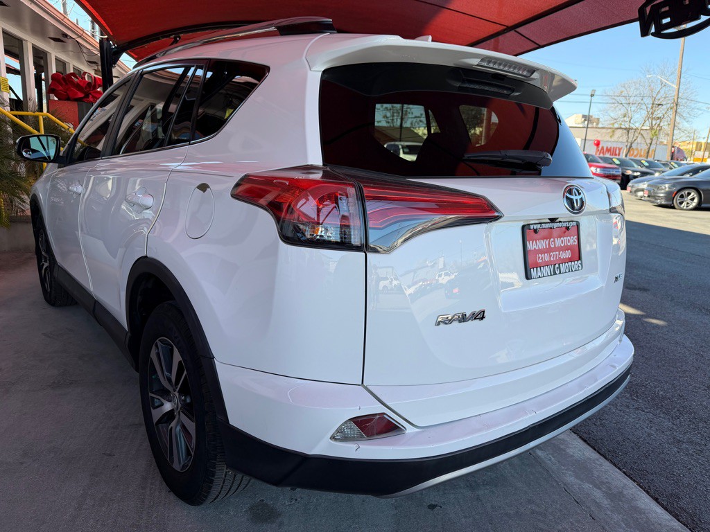 2017 Toyota Rav4 Image 14