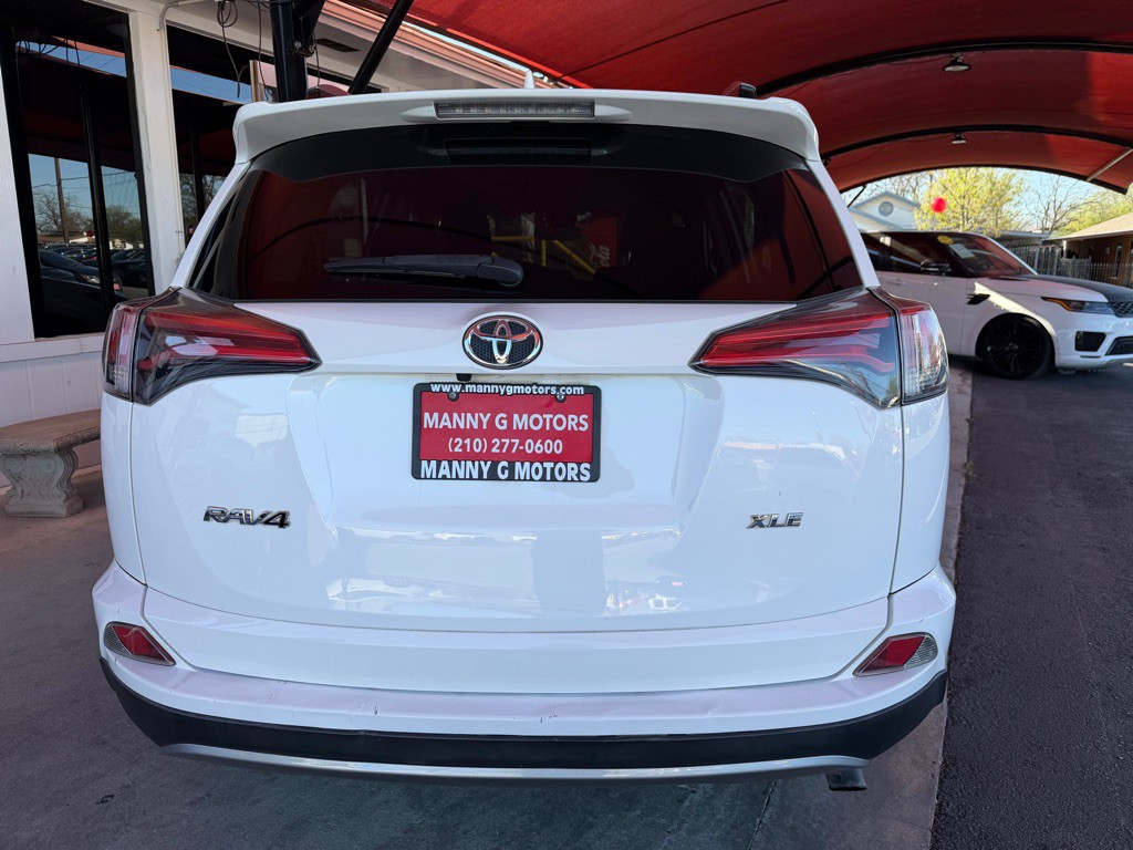 2017 Toyota Rav4 Image 15