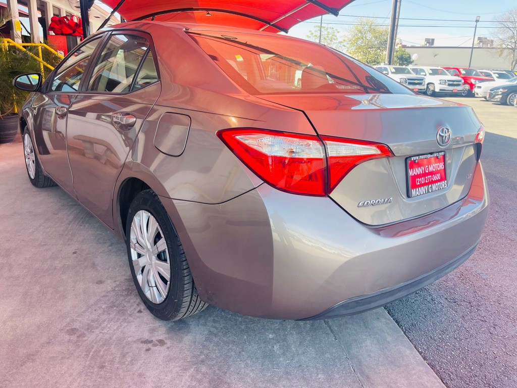 2015 Toyota Corolla Image 11