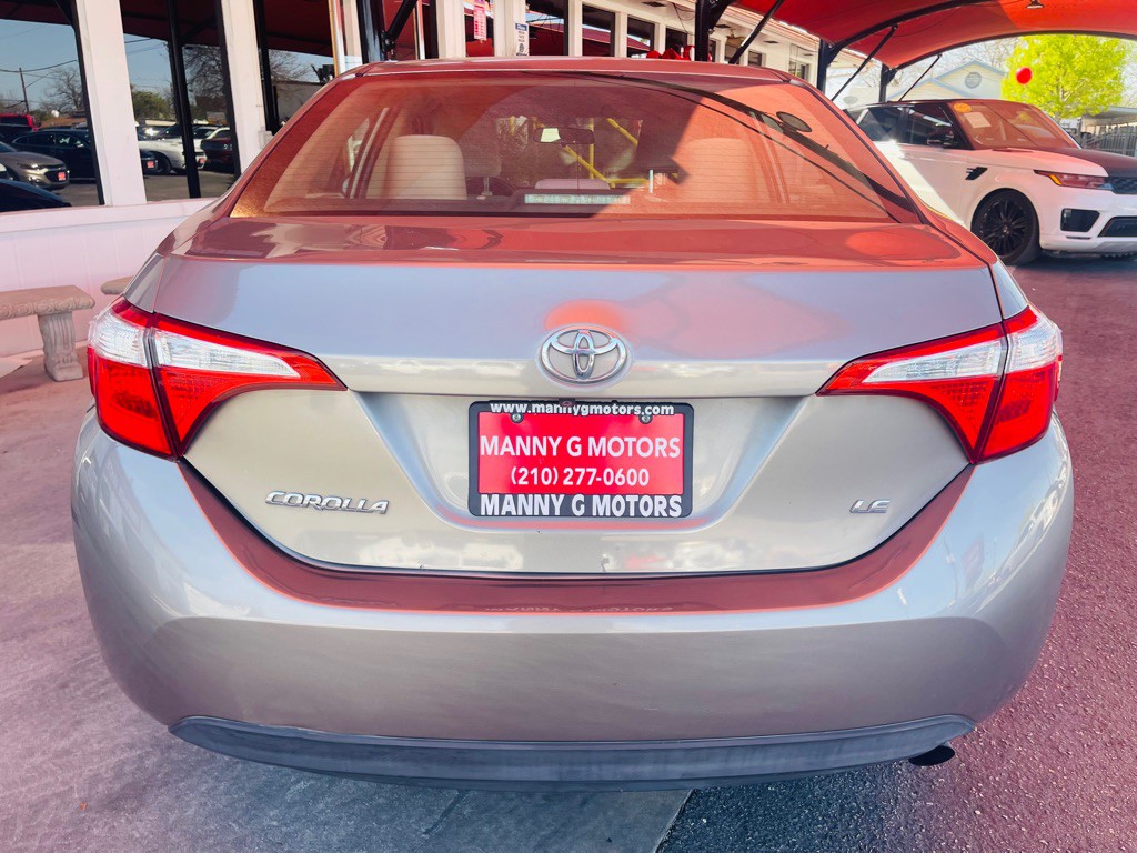 2015 Toyota Corolla Image 12