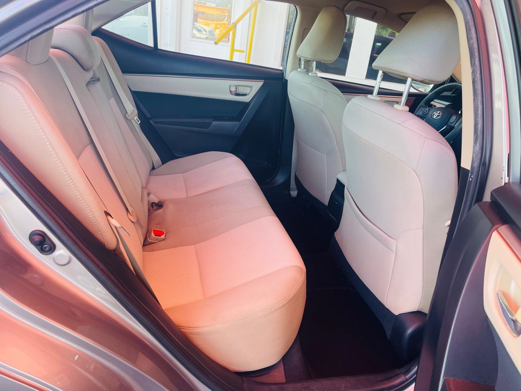 2015 Toyota Corolla Image 13