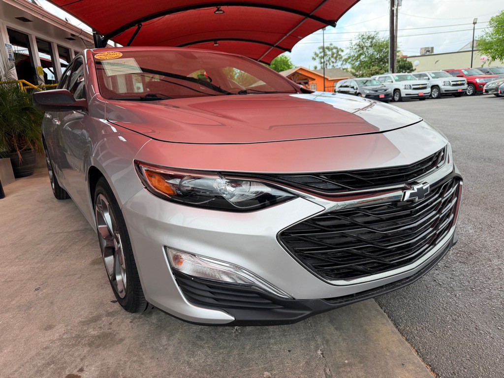 2019 Chevrolet Malibu Image 1