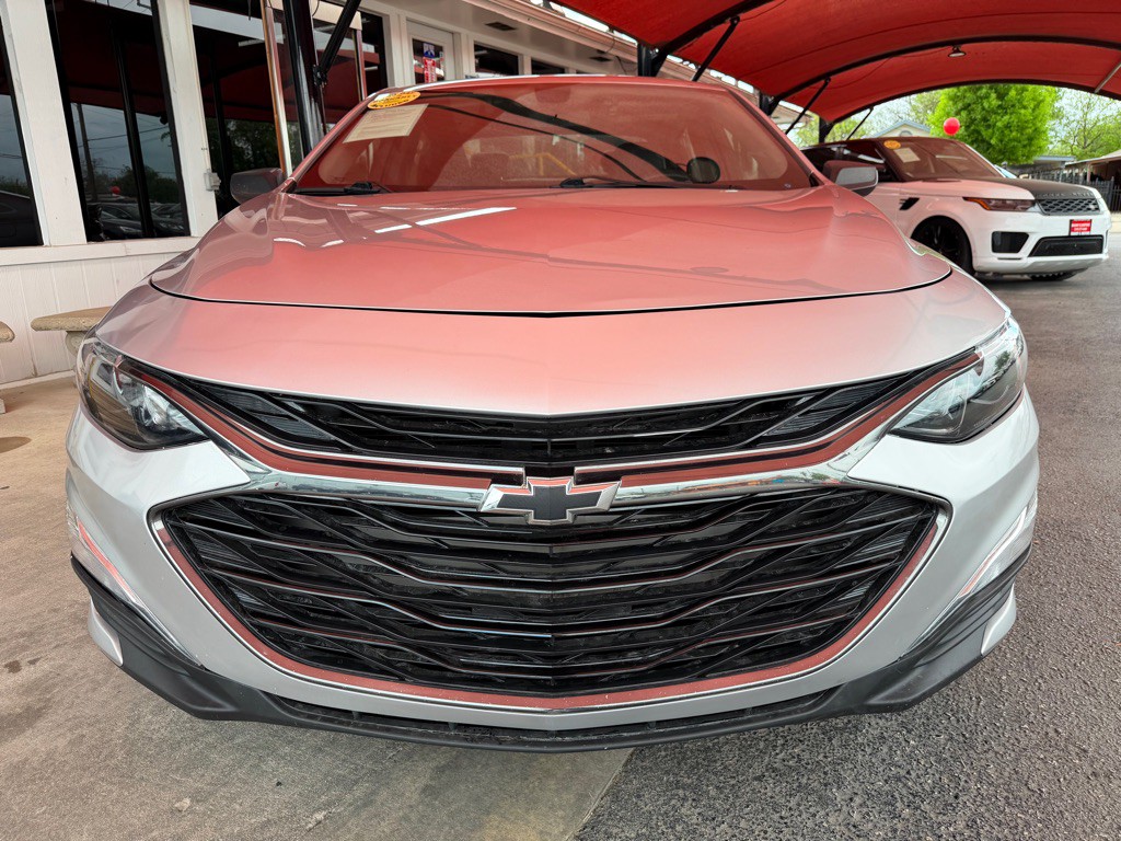 2019 Chevrolet Malibu Image 2
