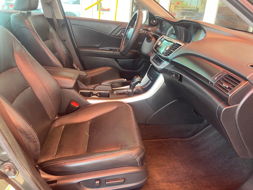 2013 Honda Accord Image 16