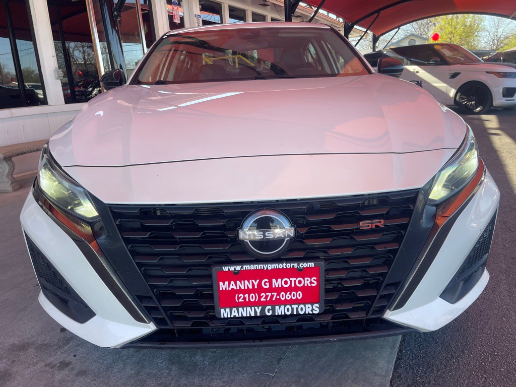 2023 Nissan Altima Image 2